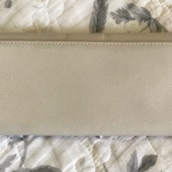 Coach, vintage cream coloured wallet - Picture 5 of 8